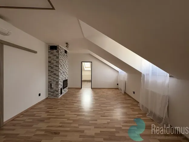 Pronájem bytu 2+kk, České Budějovice, J. Š. Baara, 57 m2