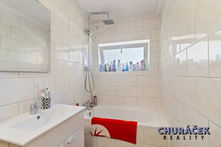 Pronájem chaty, Lešany, 80 m2