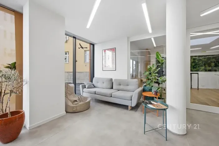 Prodej kanceláře, Praha - Smíchov, Na Zatlance, 232 m2