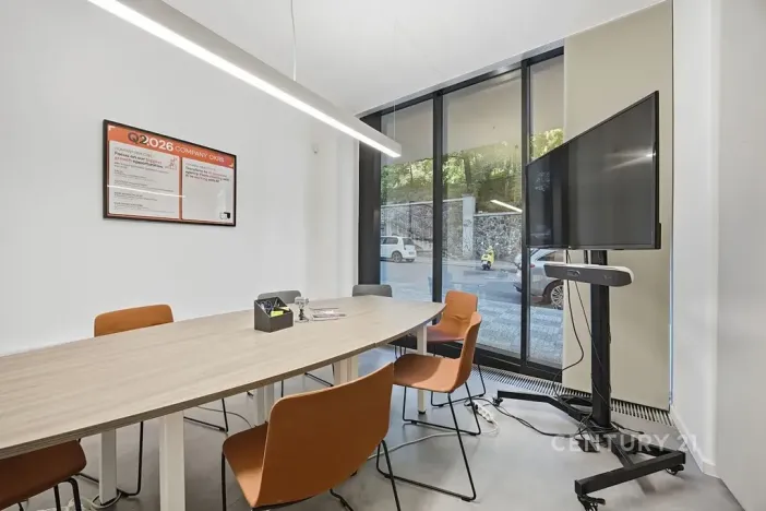 Prodej kanceláře, Praha - Smíchov, Na Zatlance, 232 m2