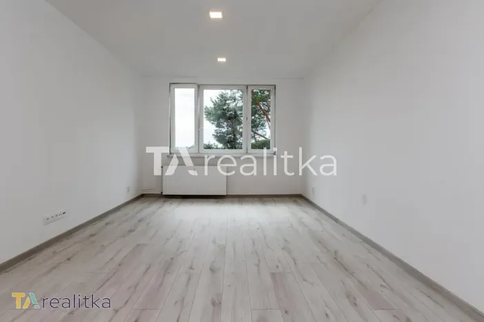Prodej bytu 2+1, Karviná, Bratr. Veverkových, 56 m2