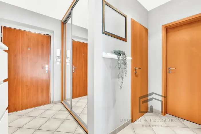 Pronájem bytu 2+kk, Praha - Záběhlice, Mattioliho, 61 m2