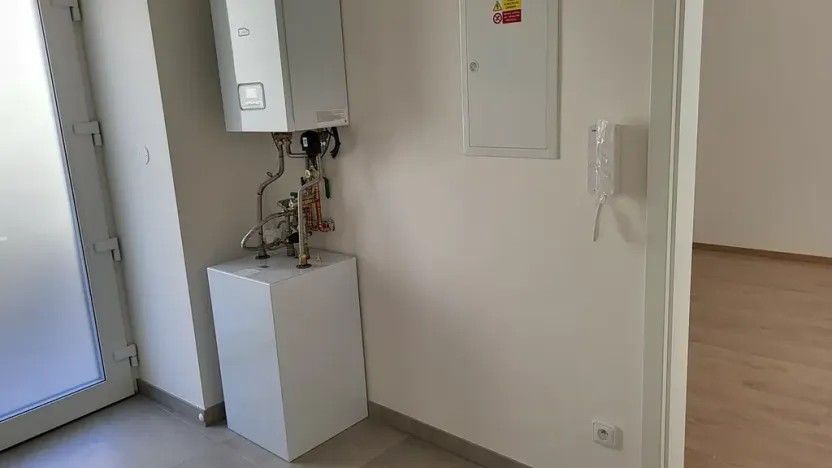 Pronájem bytu 2+kk, Praha - Cholupice, Podchýšská, 45 m2