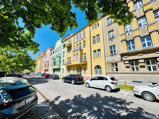 Prodej činžovního domu, Pardubice, náměstí Čs. legií, 1100 m2