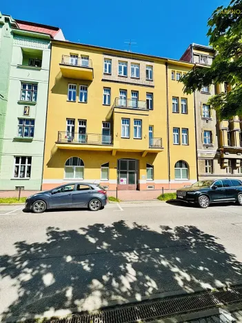 Prodej činžovního domu, Pardubice, náměstí Čs. legií, 1100 m2