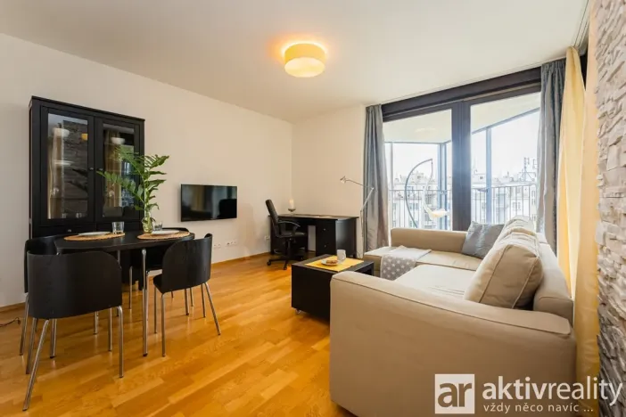 Pronájem bytu 1+kk, Praha - Žižkov, Pitterova, 38 m2