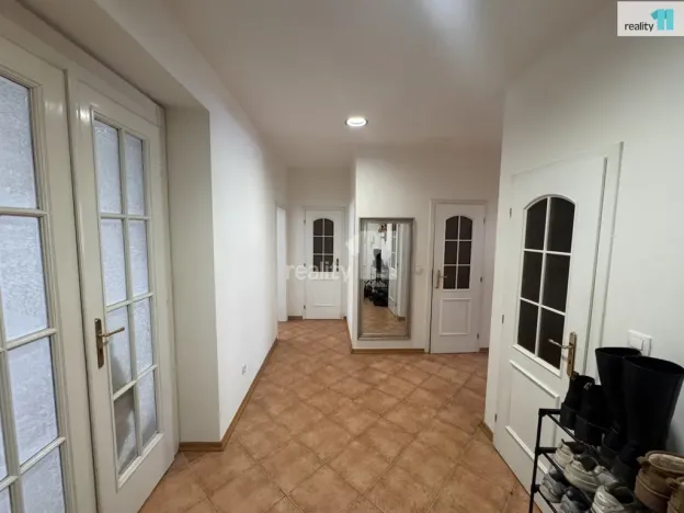 Pronájem bytu 3+kk, Praha - Karlín, Křižíkova, 83 m2