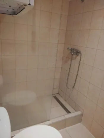 Pronájem bytu 1+kk, Ústí nad Labem - Krásné Březno, 1. máje, 26 m2