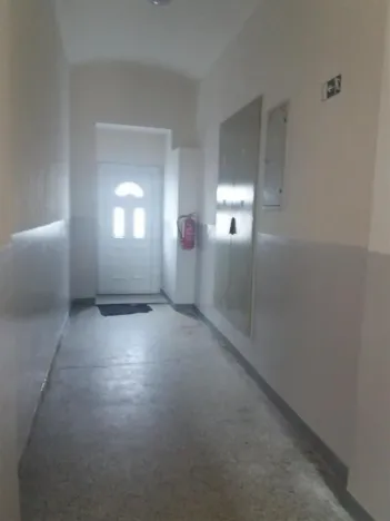Pronájem bytu 1+kk, Ústí nad Labem - Krásné Březno, 1. máje, 26 m2