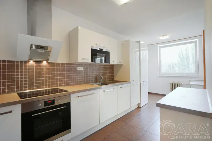 Pronájem bytu 3+1, Praha - Zbraslav, 78 m2