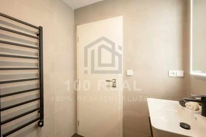 Pronájem bytu 1+kk, Pardubice, třída Míru, 27 m2