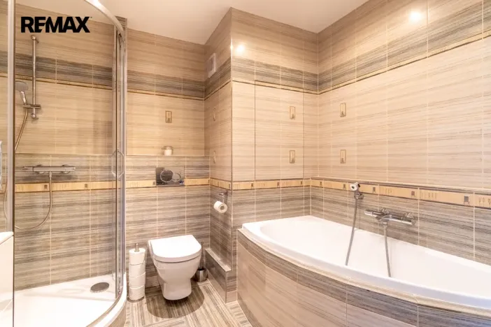 Prodej bytu 3+1, Praha - Komořany, Na Komořsku, 70 m2