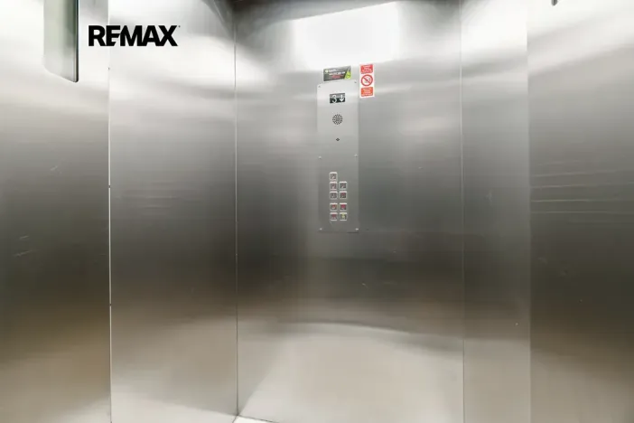 Pronájem bytu 1+kk, Praha - Dejvice, Velvarská, 44 m2