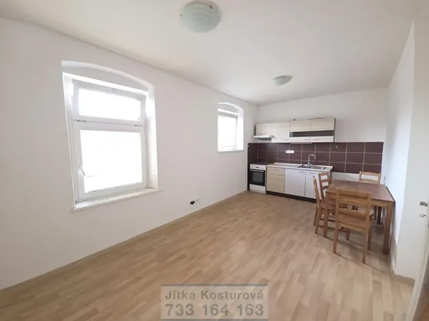 Pronájem bytu 1+kk, Krnov - Pod Cvilínem, Čsl. armády, 26 m2