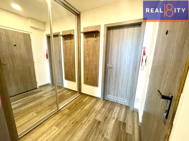 Pronájem bytu 2+kk, Praha, Suchý vršek, 46 m2