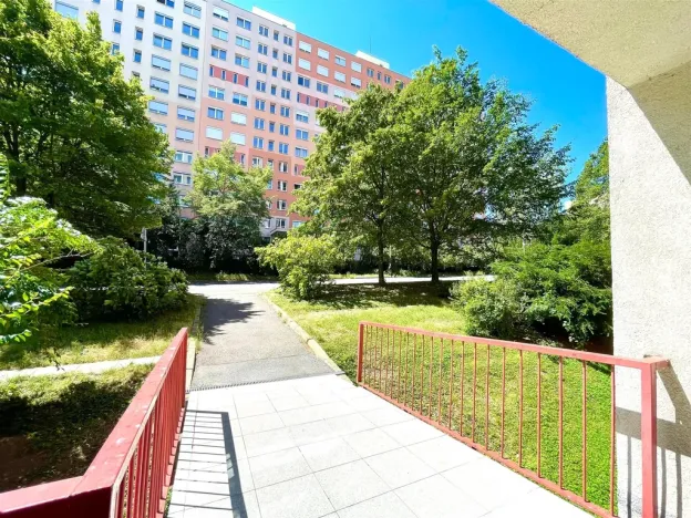 Pronájem bytu 2+kk, Praha - Řepy, Laudova, 49 m2