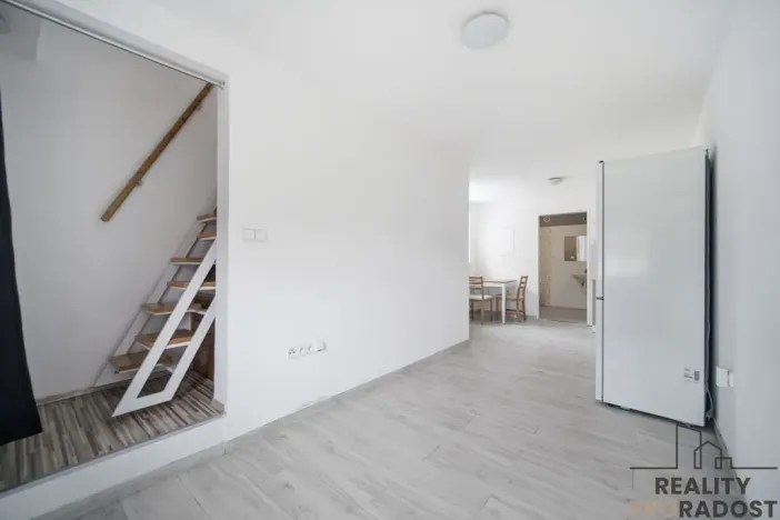 Pronájem bytu 2+1, Pardubice, Dašická, 54 m2