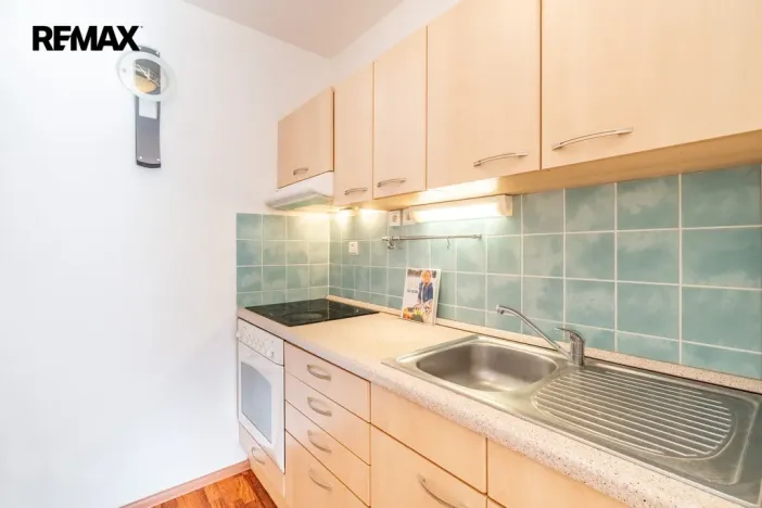Prodej bytu 2+kk, Praha - Komořany, Na Komořsku, 43 m2