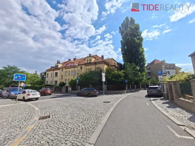 Pronájem bytu 3+1, Praha - Střešovice, Na zástřelu, 120 m2