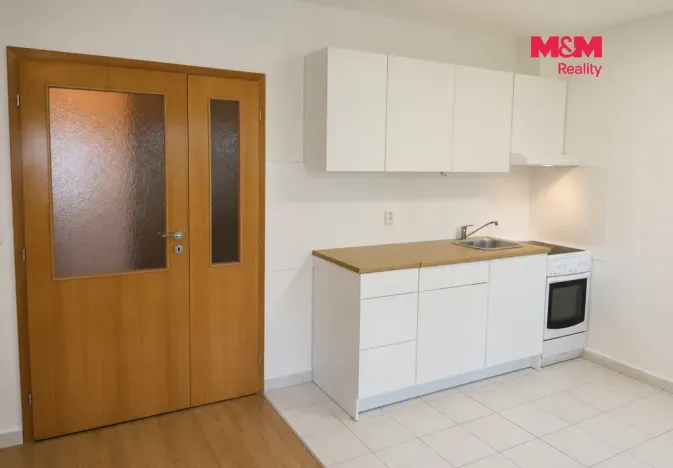 Pronájem bytu 1+kk, Praha - Libeň, Kašparovo náměstí, 28 m2