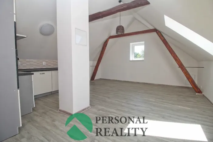 Prodej komerční nemovitosti, Krupá, 130 m2