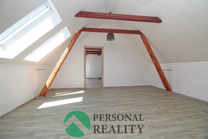 Prodej komerční nemovitosti, Krupá, 130 m2