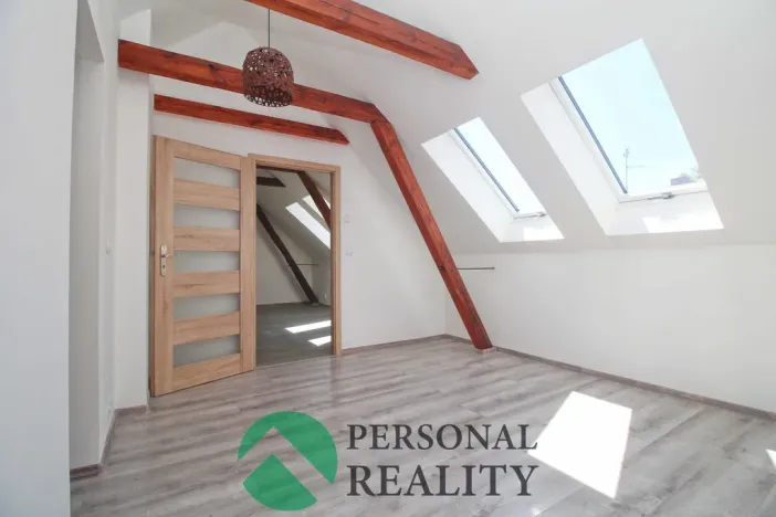 Prodej komerční nemovitosti, Krupá, 130 m2