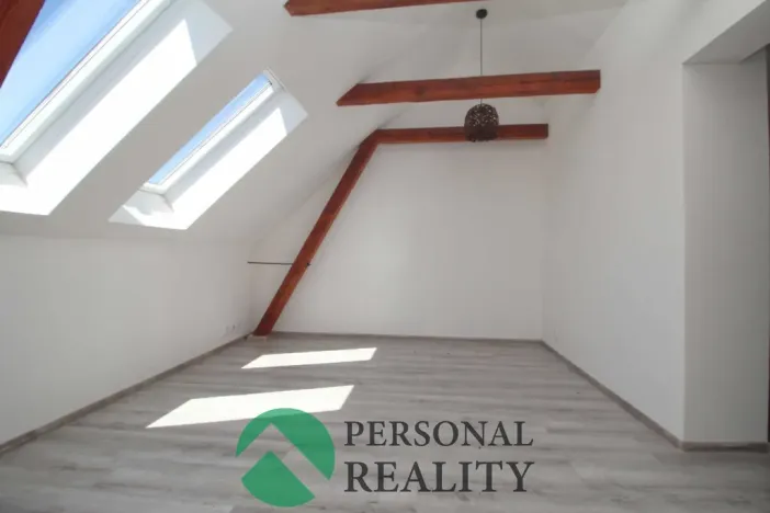 Prodej komerční nemovitosti, Krupá, 130 m2