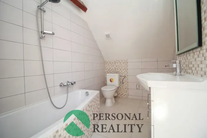 Prodej komerční nemovitosti, Krupá, 130 m2