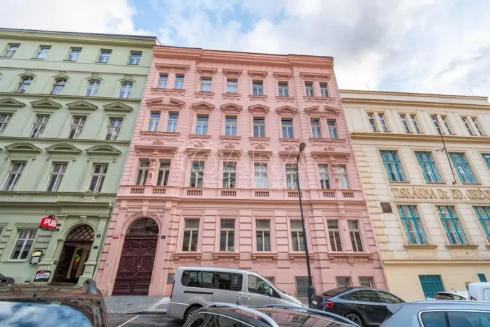 Pronájem bytu 3+kk, Praha - Nové Město, Hálkova, 77 m2