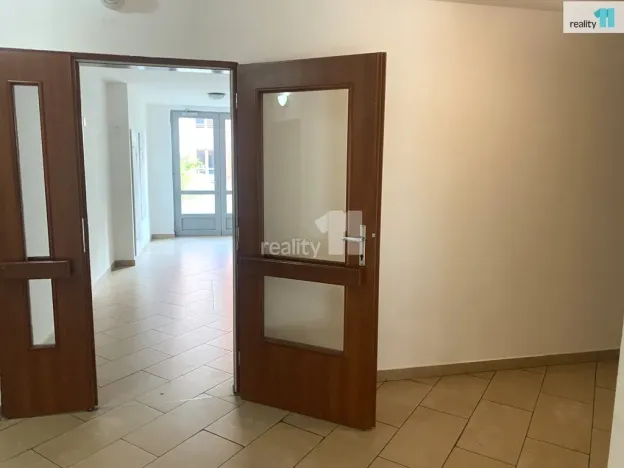 Pronájem bytu 2+kk, Praha - Záběhlice, Mikanova, 52 m2