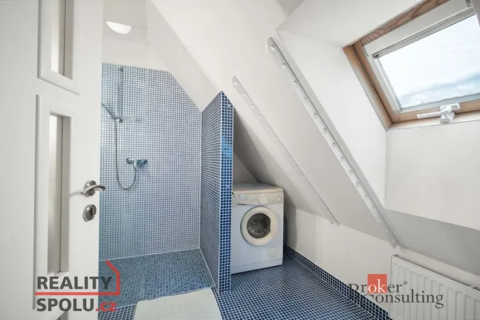 Pronájem bytu 1+kk, Praha - Vršovice, Bulharská, 58 m2