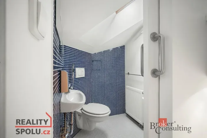 Pronájem bytu 1+kk, Praha - Vršovice, Bulharská, 58 m2