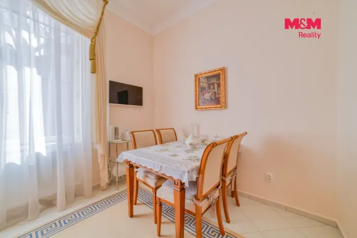 Prodej bytu 3+1, Mariánské Lázně - Úšovice, Anglická, 95 m2