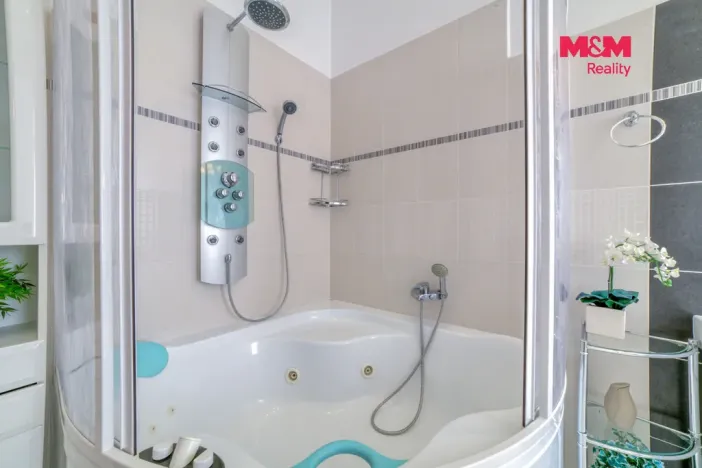 Prodej bytu 3+1, Mariánské Lázně - Úšovice, Anglická, 95 m2