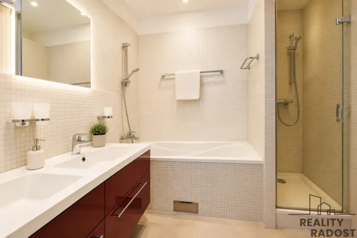 Pronájem bytu 3+kk, Praha - Vršovice, Vršovická, 95 m2
