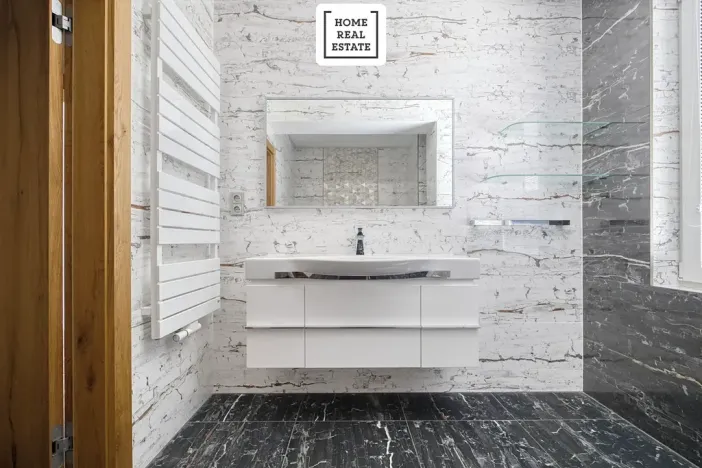 Prodej bytu 4+kk, Karlovy Vary, Šumavská, 171 m2