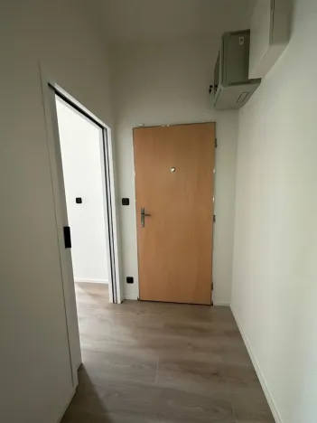 Pronájem bytu 2+kk, Praha - Karlín, Křižíkova, 36 m2