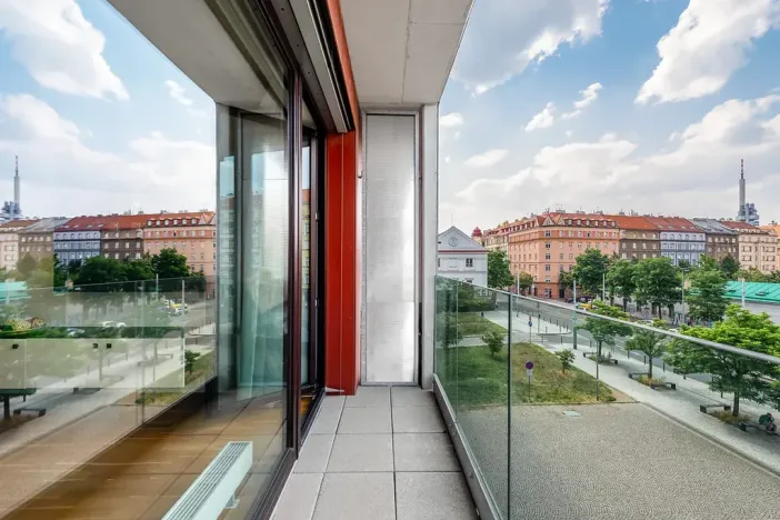 Pronájem bytu 1+kk, Praha - Vinohrady, Korunní, 47 m2