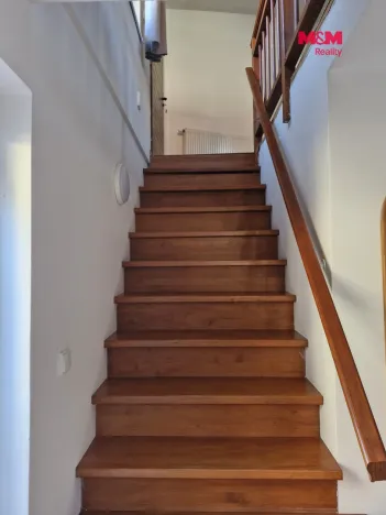Pronájem atypického bytu, Droužkovice, Rudé armády, 62 m2