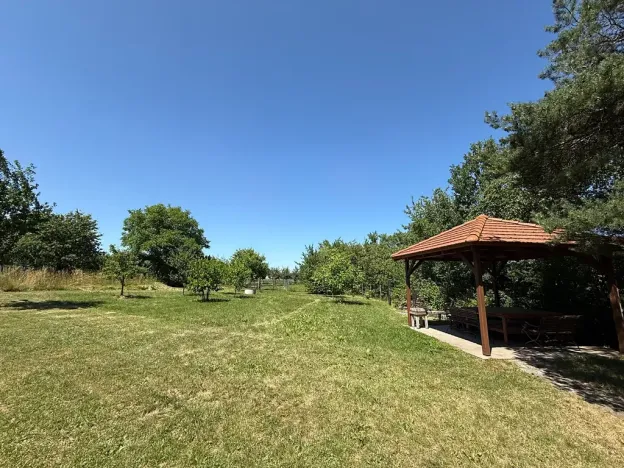 Prodej rodinného domu, Lety, 550 m2