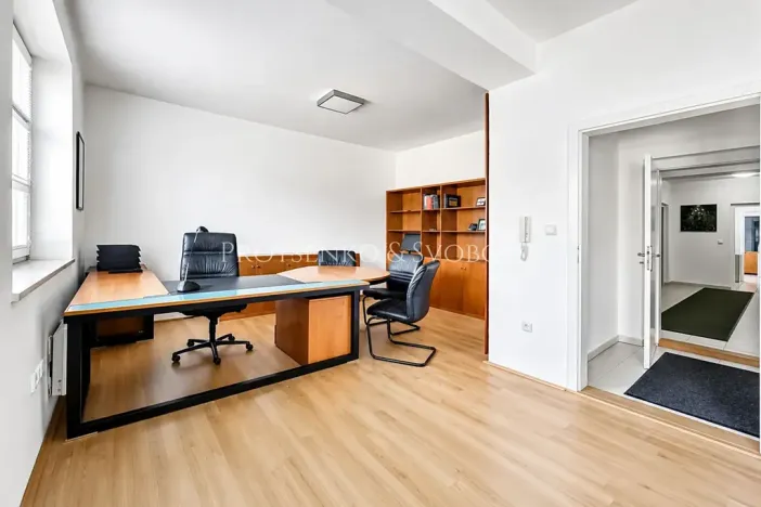 Prodej ordinace, Křižanov, Benešovo náměstí, 530 m2
