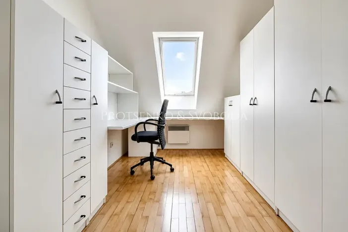 Prodej činžovního domu, Křižanov, Benešovo náměstí, 530 m2