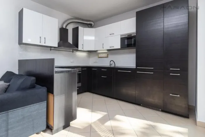 Pronájem bytu 1+kk, Praha - Ďáblice, Nad Akcízem, 40 m2