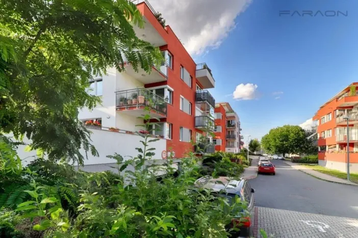 Pronájem bytu 1+kk, Praha - Ďáblice, Nad Akcízem, 40 m2