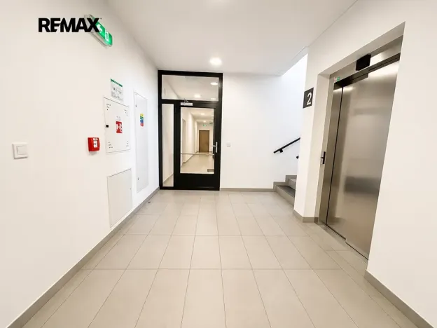 Pronájem bytu 2+kk, Praha - Hloubětín, Granitova, 53 m2