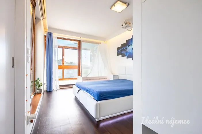 Pronájem bytu 2+kk, Praha - Holešovice, Varhulíkové, 80 m2