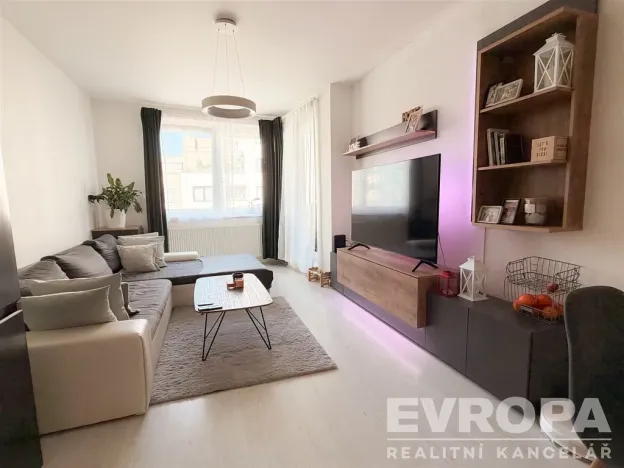 Pronájem bytu 2+kk, Praha - Dolní Měcholupy, Honzíkova, 59 m2
