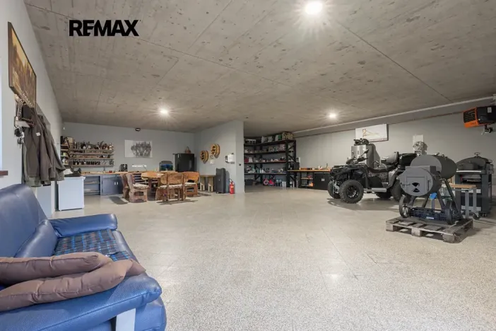 Prodej vily, Králův Dvůr, Pod Lesem, 296 m2