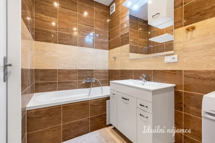 Pronájem bytu 1+1, Praha - Libeň, U libeňského pivovaru, 35 m2